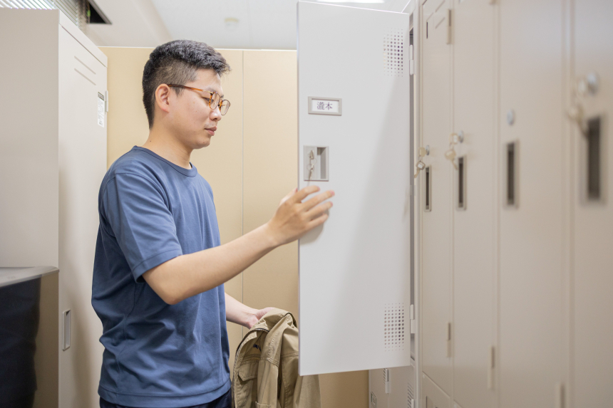 出社。CAD設計は基本デスクワークなので、皆と一緒にラジオ体操で体をほぐします。